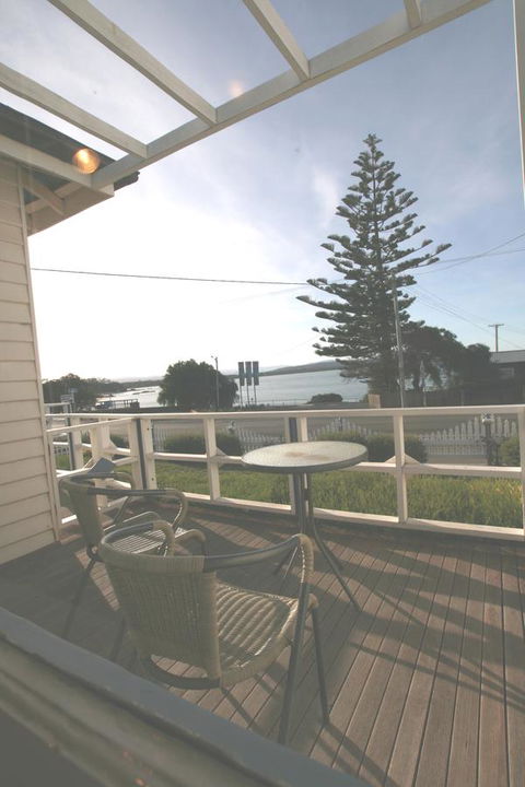 Freycinet Waters - Hotel Gold Coast 21