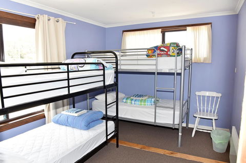 Bicheno Backpackers - Hotel Gold Coast 1
