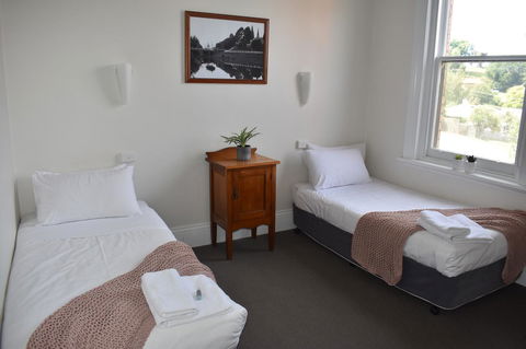 Deloraine Hotel - Hotel Gold Coast 8