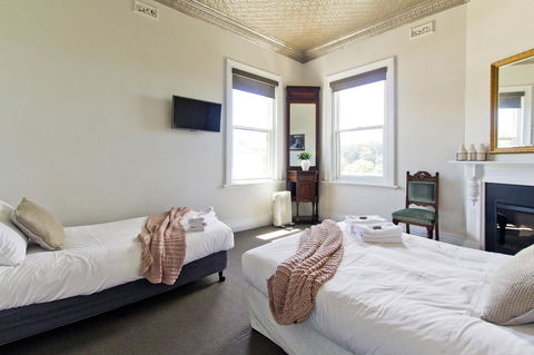 Deloraine Hotel - Hotel Gold Coast 21