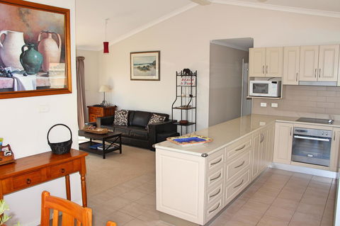 Front Row Beachfront - Hotel Gold Coast 3