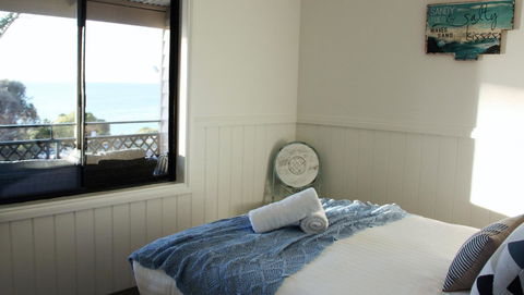 KINGFISHER COTTAGE Beachfront At The Binalong Bay - Hotel Gold Coast 11