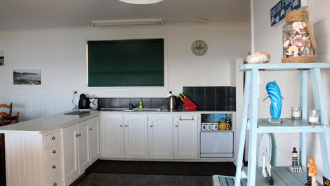 KINGFISHER COTTAGE Beachfront At The Binalong Bay - Hotel Gold Coast 20
