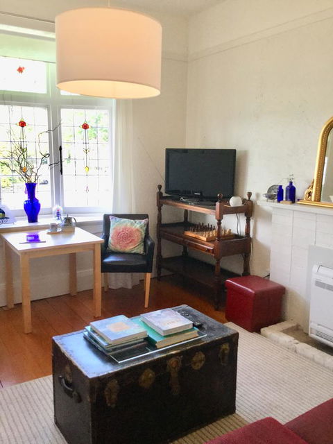 Sandy Bay Cottage - Hotel Gold Coast 10