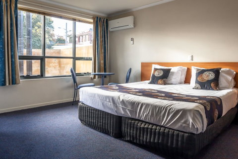 Black Buffalo - Hotel Gold Coast 8