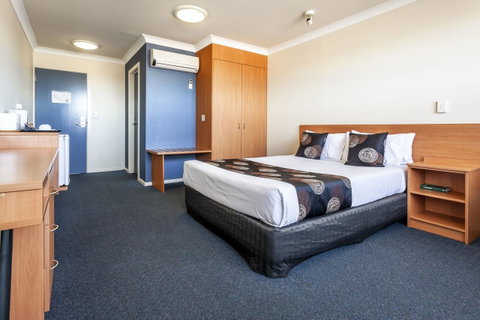 Black Buffalo - Hotel Gold Coast 9