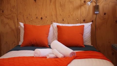 BAY OF FIRES ECO HUT Off Grid Experience At Binalong Bay - Hotel Gold Coast 4