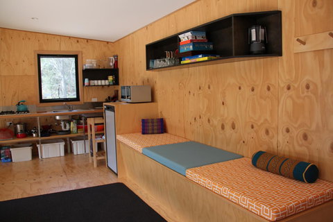 BAY OF FIRES ECO HUT Off Grid Experience At Binalong Bay - Hotel Gold Coast 10