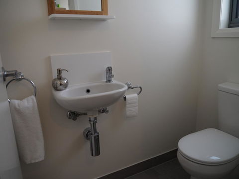 GRANITE BEACH HOUSE @ Bay Of Fires - Hotel Gold Coast 13