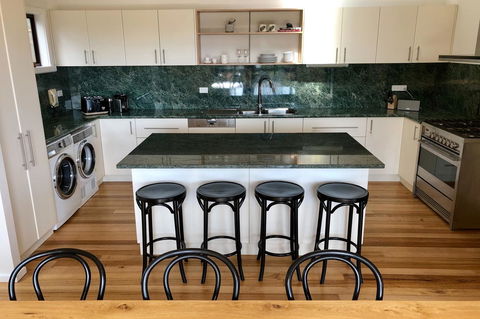 HIDDEN HAVEN Binalong Bay - Hotel Gold Coast 12