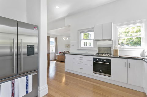 Amberley - Hotel Gold Coast 7