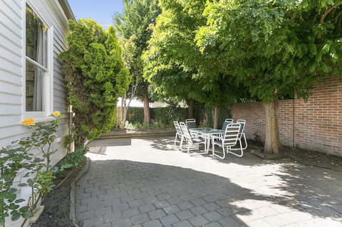 Amberley - Hotel Gold Coast 10