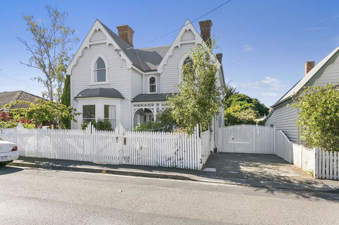 Amberley - Hotel Gold Coast 0