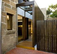 Stone Flower - Hotel Gold Coast