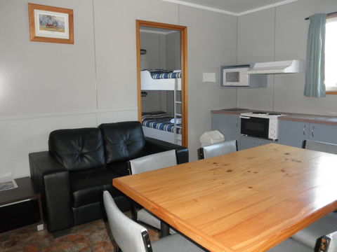 Strahan Beach Tourist Park - Hotel Gold Coast 10