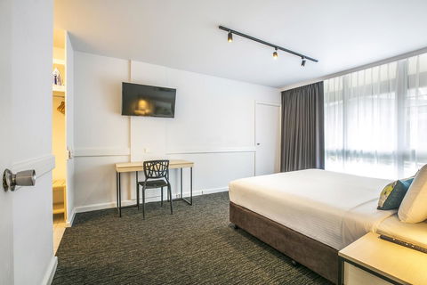 Nightcap At Matthew Flinders Hotel - Hotel Gold Coast 21