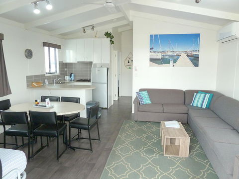Apollo Bay Waterfront Motor Inn - Hotel Gold Coast 17