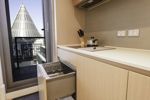 Brady Hotels Central Melbourne - Hotel Gold Coast 9