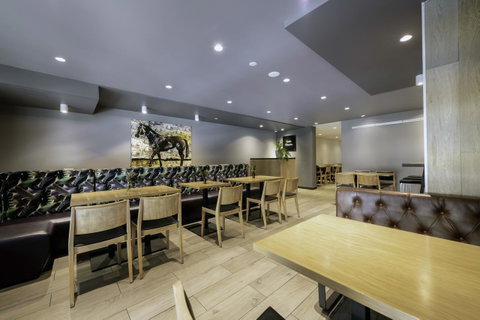 Brady Hotels Central Melbourne - Hotel Gold Coast 15
