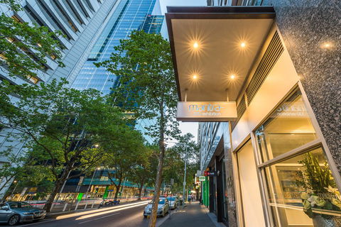 Mantra 100 Exhibition - Hotel Gold Coast 6
