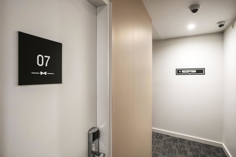 Nightcap At The Cheeky Squire - Hotel Gold Coast 25