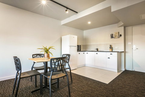 Nightcap At The Cheeky Squire - Hotel Gold Coast 17