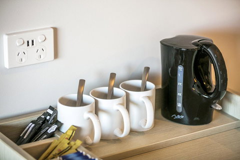 Nightcap At The Cheeky Squire - Hotel Gold Coast 10