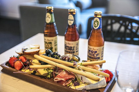 Nightcap At The Cheeky Squire - Hotel Gold Coast 7