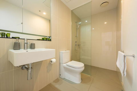 Amazing Accommodations: Vogue - Hotel Gold Coast 39