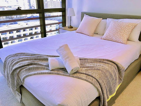 Pride Docklands Waterfront Apartment City View - Hotel Gold Coast 1