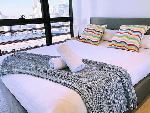 Pride Docklands Waterfront Apartment City View - Hotel Gold Coast 26