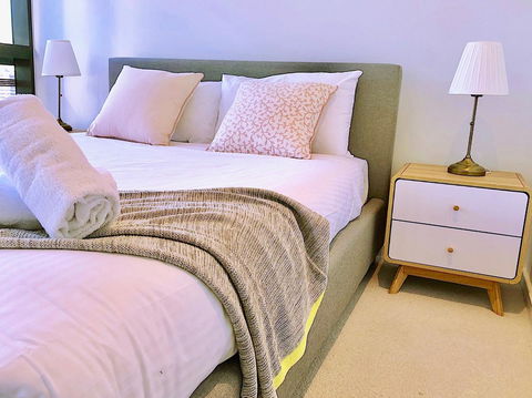 Pride Docklands Waterfront Apartment City View - Hotel Gold Coast 25