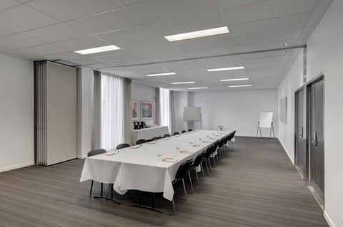 Travelodge Hotel Melbourne Docklands - Hotel Gold Coast 17