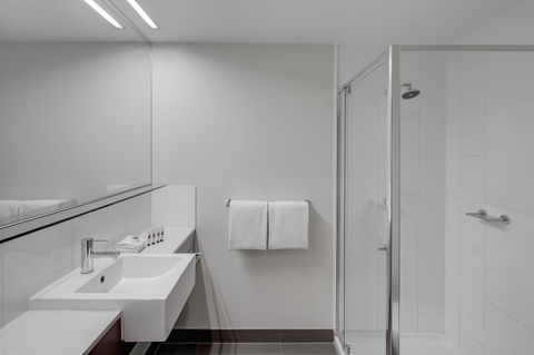 Travelodge Hotel Melbourne Docklands - Hotel Gold Coast 6