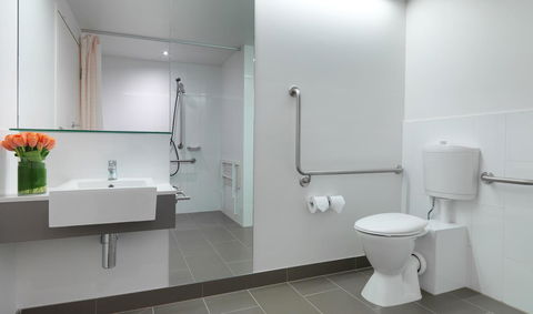 Travelodge Hotel Melbourne Docklands - Hotel Gold Coast 19