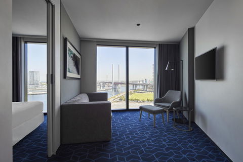 Vibe Hotel Melbourne Docklands - Hotel Gold Coast 2