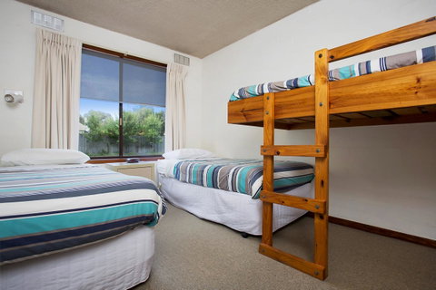 Eastern Beach Holiday Units - Hotel Gold Coast 6