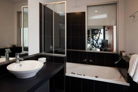 Battery Cove Beach Front Apartment - Hotel Gold Coast 4