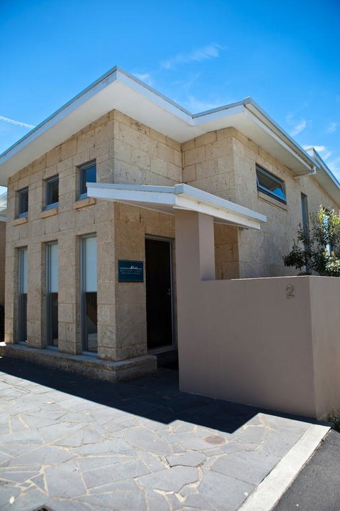 Battery Cove Beach Front Apartment - Hotel Gold Coast 12
