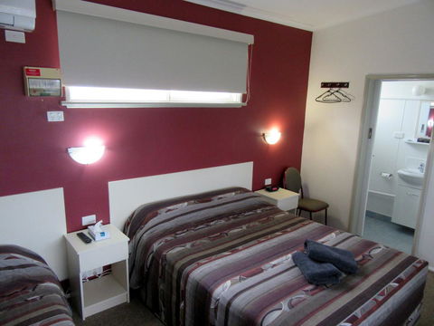The Highlander Motel - 24HR Check In - Hotel Gold Coast 2