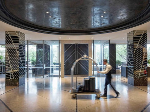 Pullman Melbourne On The Park - Hotel Gold Coast 1