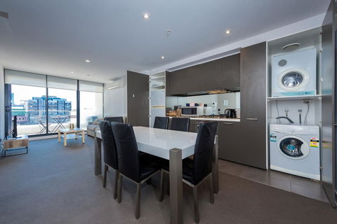 Amazing Accommodations : South Yarra - Hotel Gold Coast 41