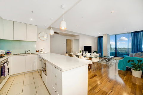 Signature Waterfront Apartments - Hotel Gold Coast 11