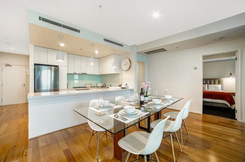 Signature Waterfront Apartments - Hotel Gold Coast 13