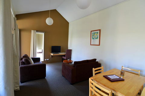 Executive Hideaway - Hotel Gold Coast 9