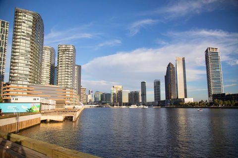 Orange Stay At Collins Wharf - Hotel Gold Coast 5