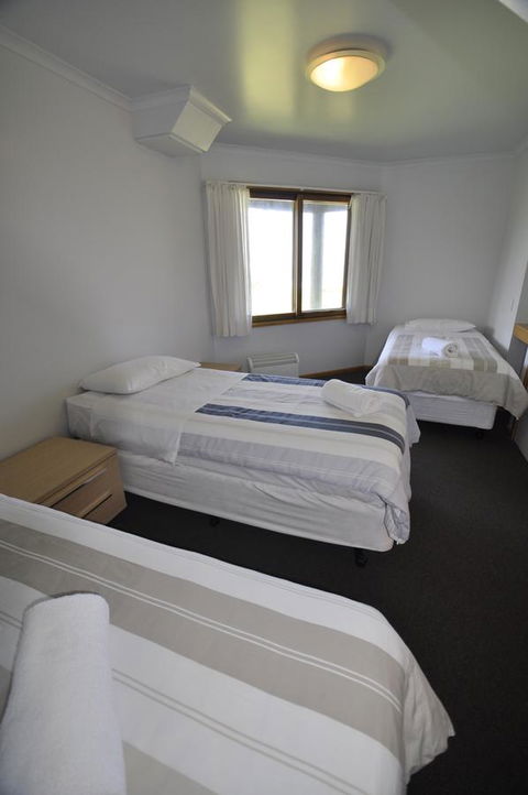 14 Steps - Hotel Gold Coast 5