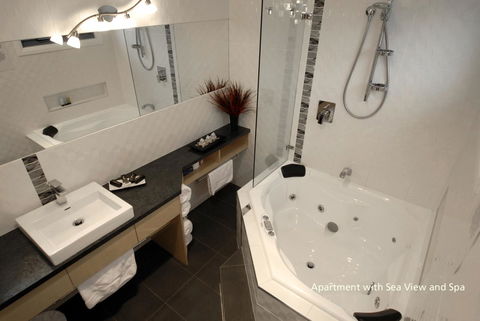 Seascape Accommodation - Hotel Gold Coast 2