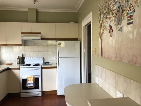Growse House Yarram 3BR - Hotel Gold Coast 8