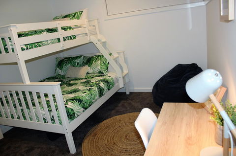 Escape On Birch - Hotel Gold Coast 24